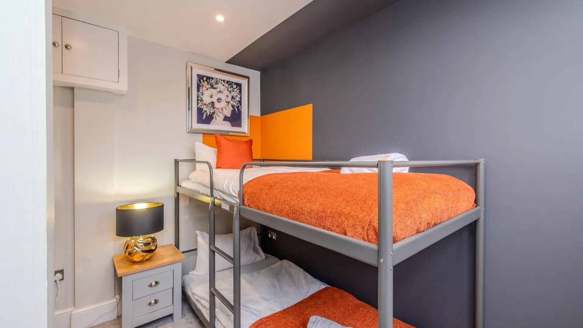 Appartamento Free Parking I 2 Bedroom Flat With Direct Sea View Hove Regno Unito