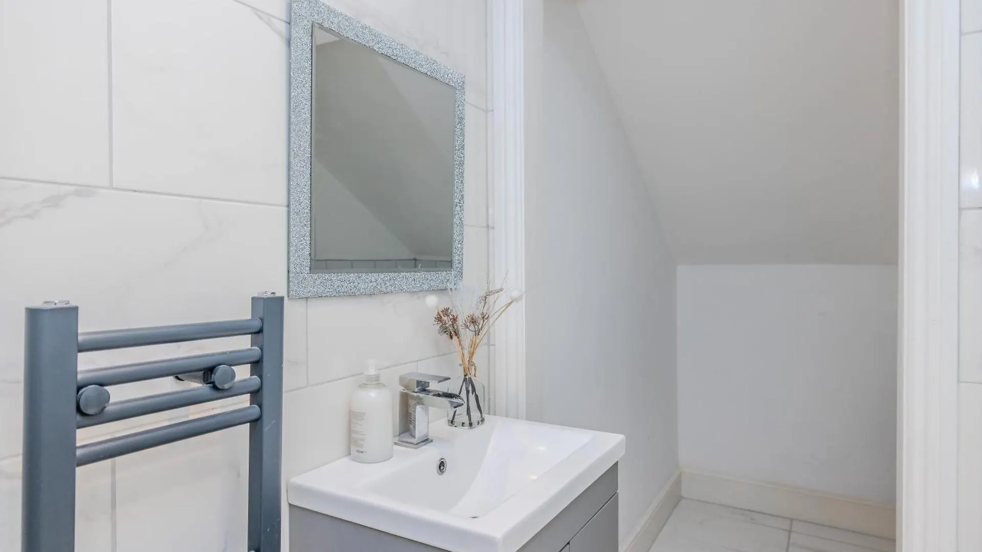 Free Parking I 2 Bedroom Flat With Direct Sea View Hove Regno Unito