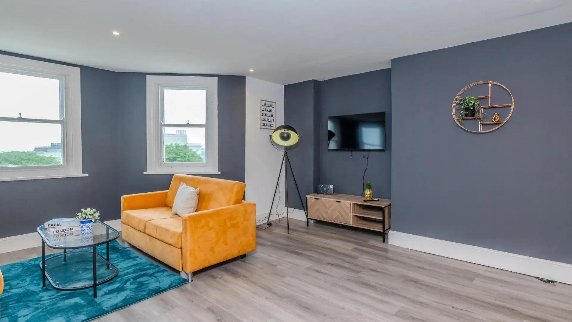 Free Parking I 2 Bedroom Flat With Direct Sea View Hove